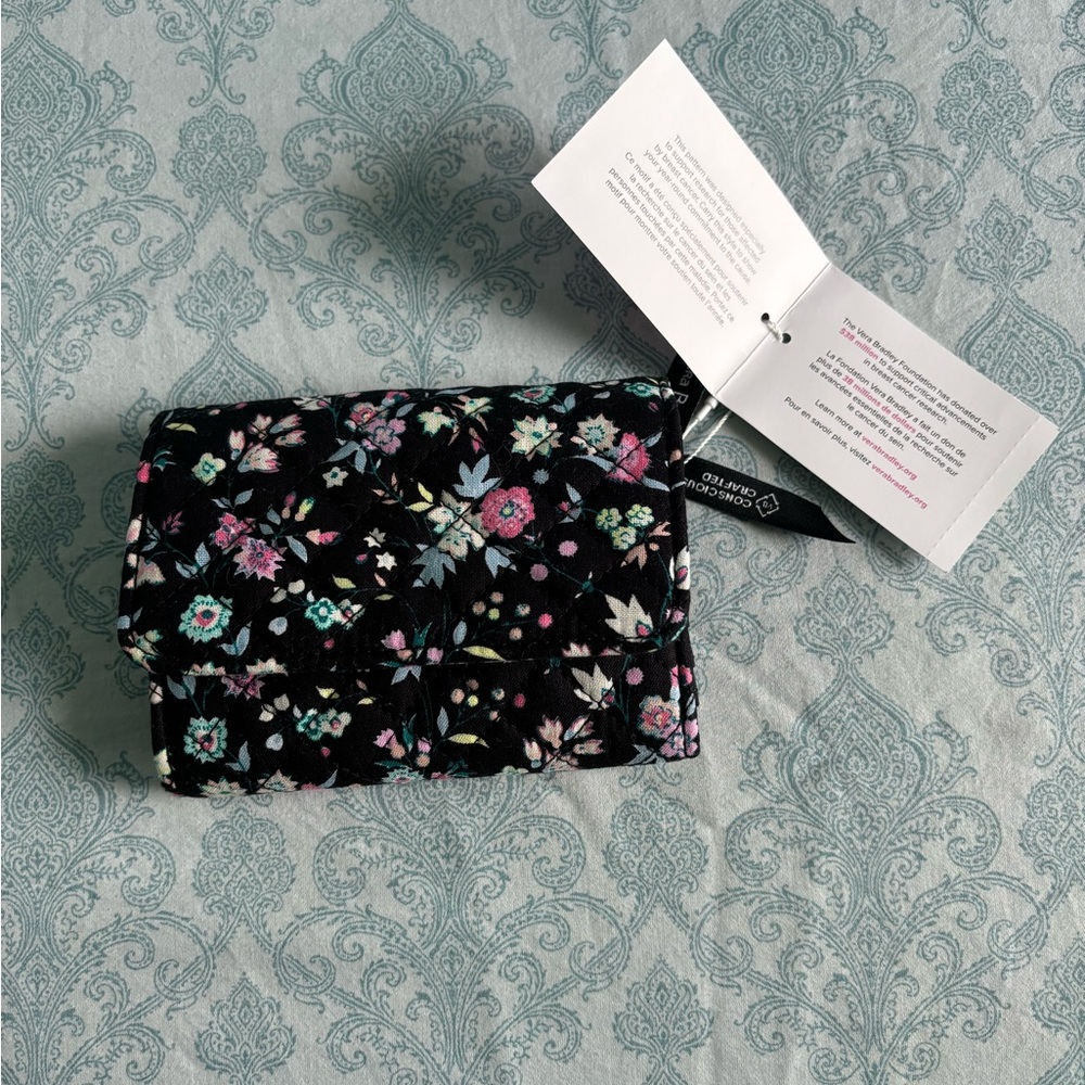 Vera Bradley RFID Riley compact wallet in cotton Botanical ditsy.